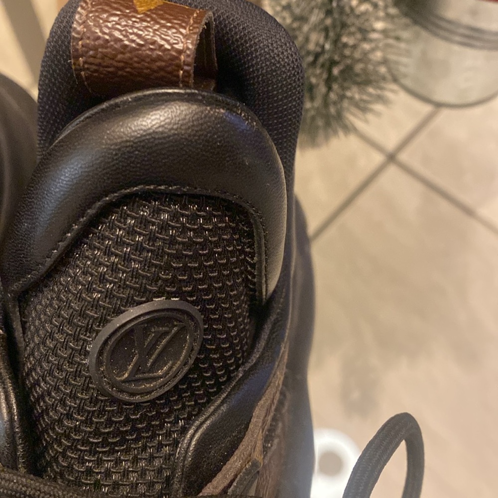 Louis Vuitton Paris tennis shoes sneakers - Picture 3 of 7